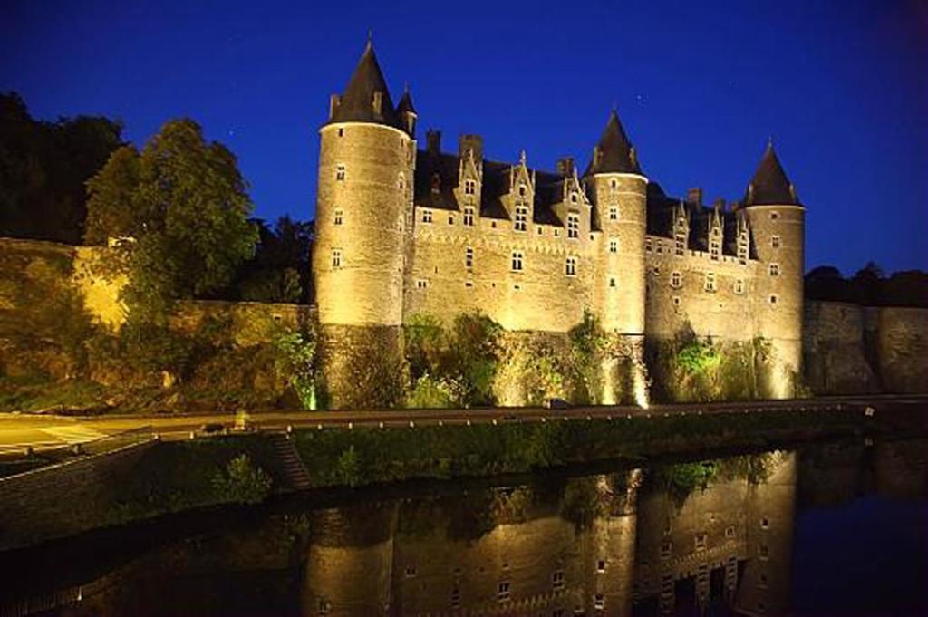 Stone Cottage With Modern Cosy Interior Near To Josselin Perfect Retreat For Writers Or Star Gazers Guégon Extérieur photo