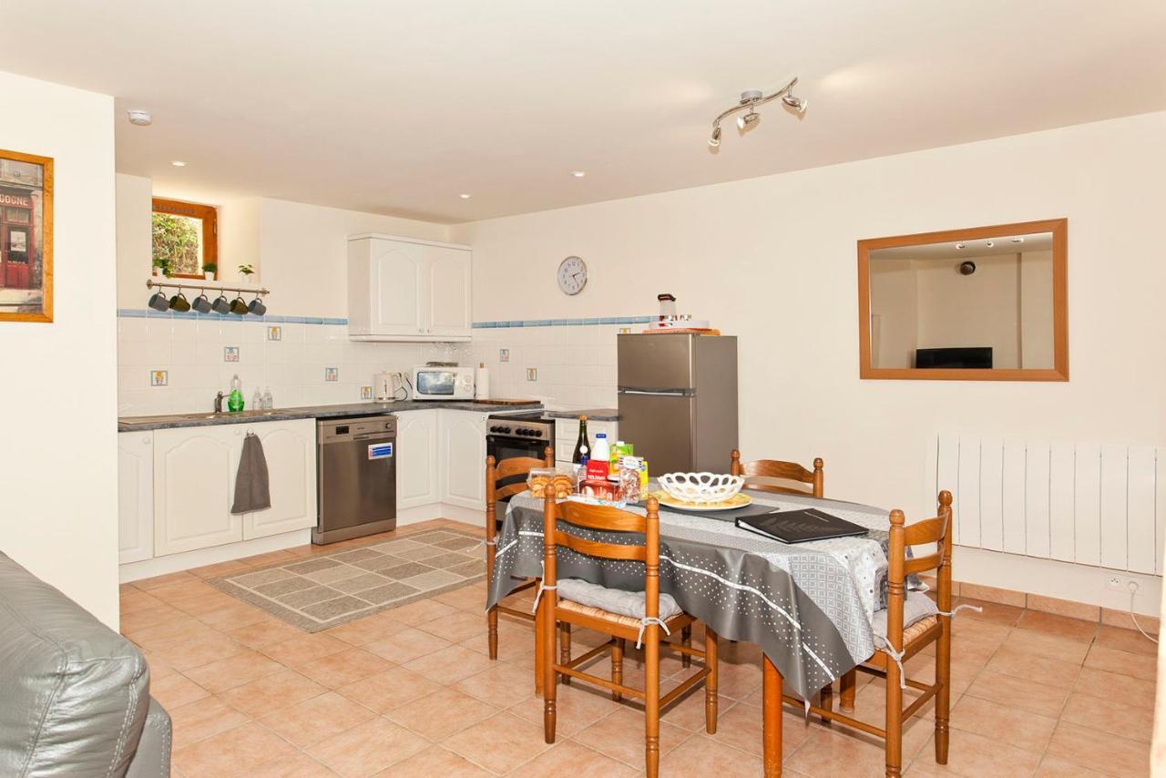 Stone Cottage With Modern Cosy Interior Near To Josselin Perfect Retreat For Writers Or Star Gazers Guégon Extérieur photo